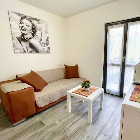 Nyaraló Leonardo By Interhome *