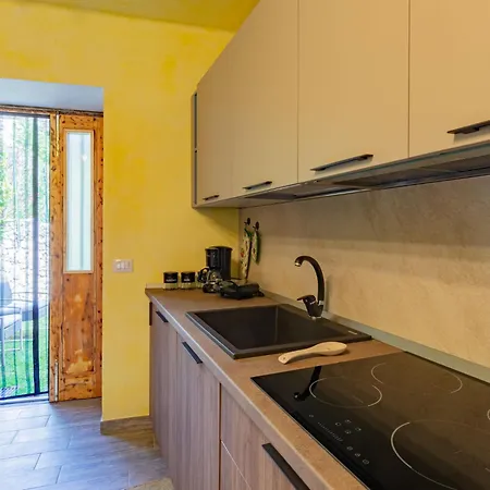 Casa vacanze Leonardo By Interhome Albonico